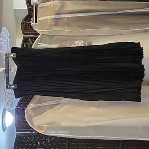 EUC Banana Republic Pleated Skirt